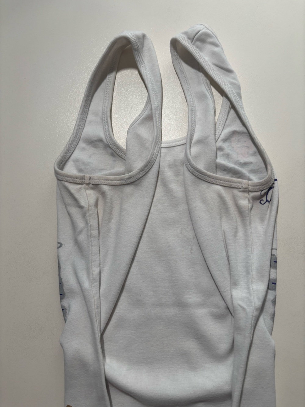 2000s Y2K women’s guess tank top shirt heart with wings - Picture 6 of 10